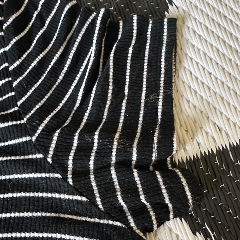 American Eagle Outfitters Black and White Striped Short Sleeve Tee - Picture 3 of 7